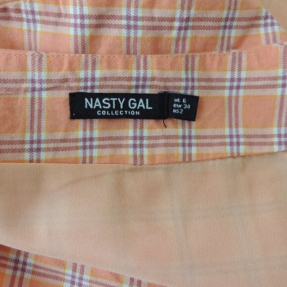🦋Plaid your cards right Nasty Gal high waisted mini skirt, size 2 EUC - Picture 7 of 8